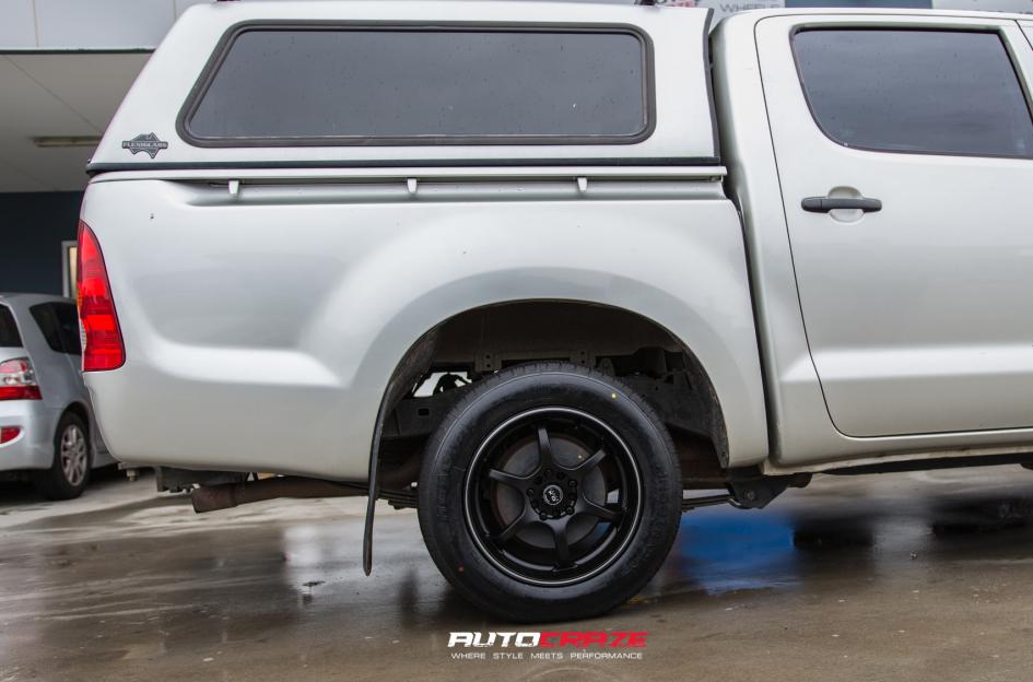 TOYOTA HILUX 2WD (2005 ONWARDS) OX826 FLAT BLACK MACHINED PINSTRIPE